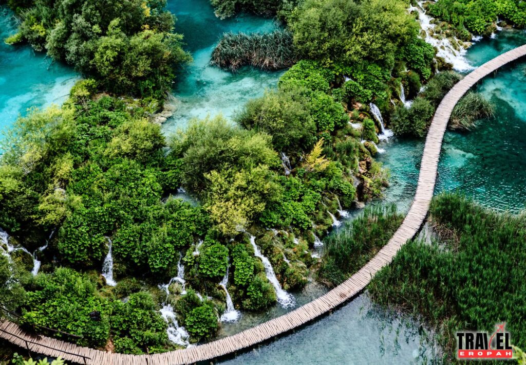 13 travel eropah europa travel holiday croatia Plitvice Lakes